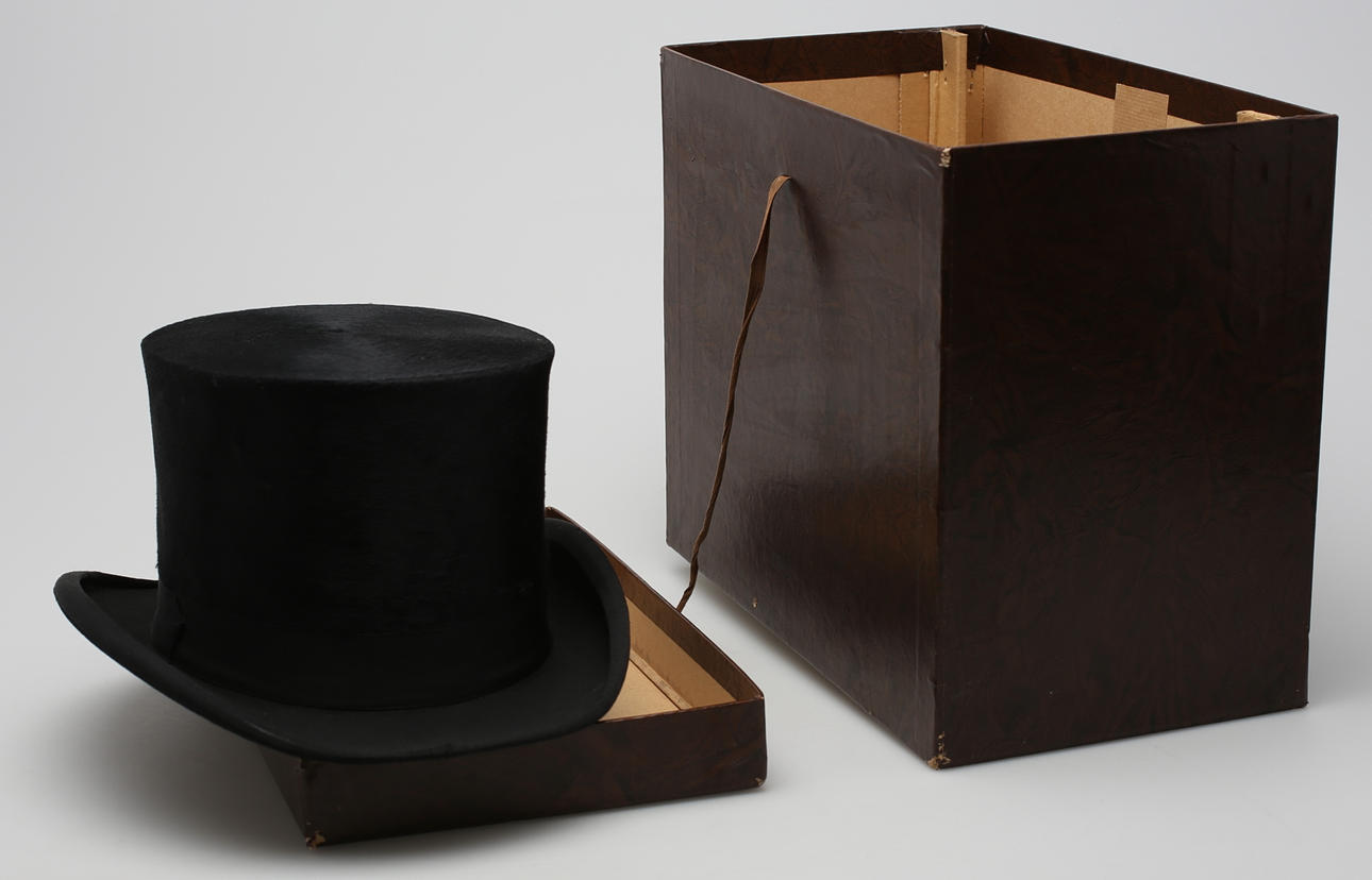 CYLINDERHATT med tillhörande ask.