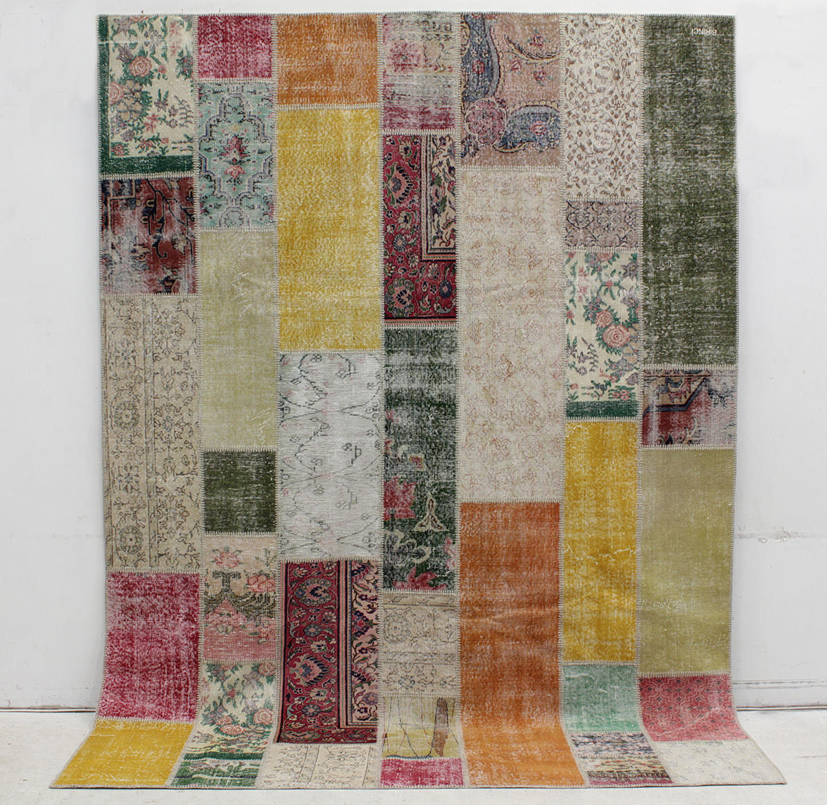 MATTA, Patchwork, signerad, 345 x 252 cm.