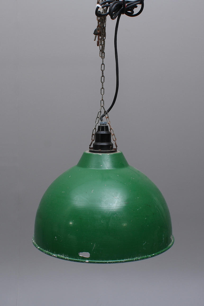 GRISLAMPA, plåt, höjd ca 80 cm.