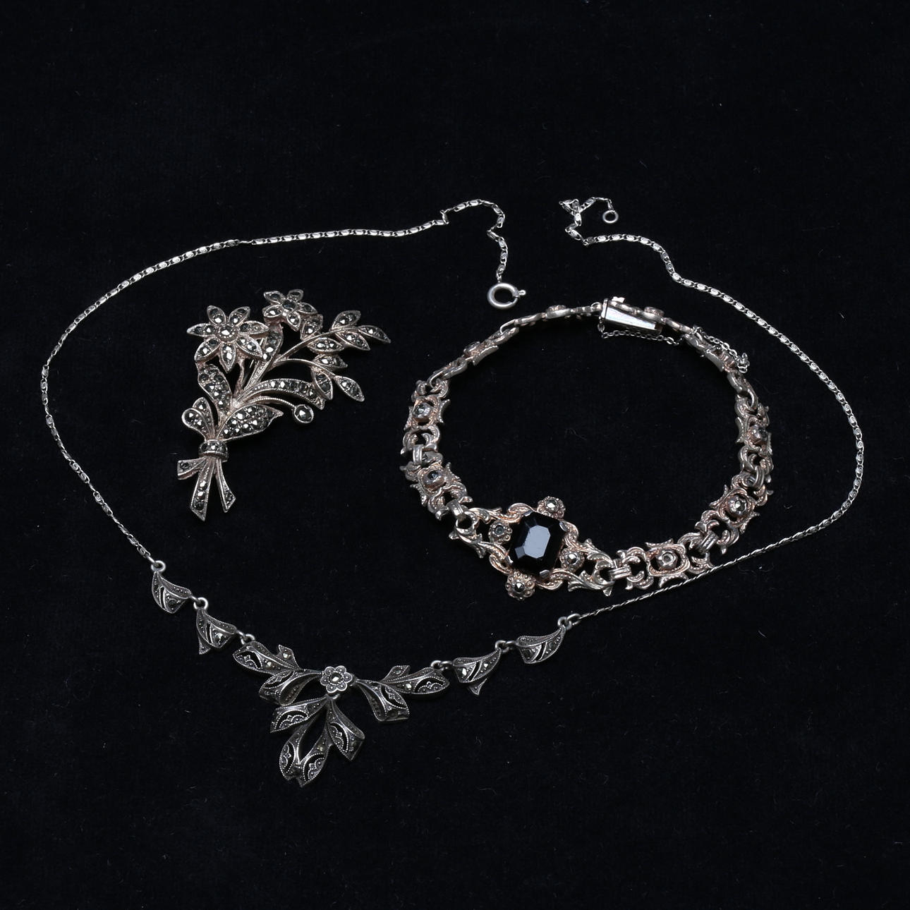 SMYCKEN, 3 delar, silver och markasiter.
