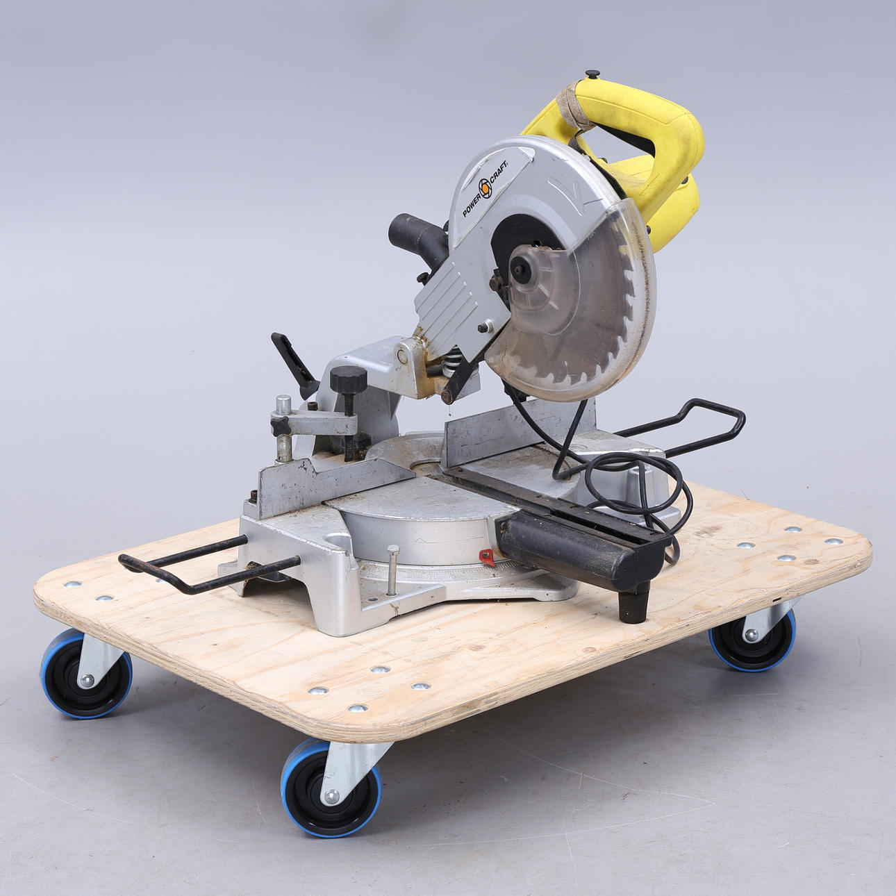 CUTTING AND MITER SAW, Power Craft.