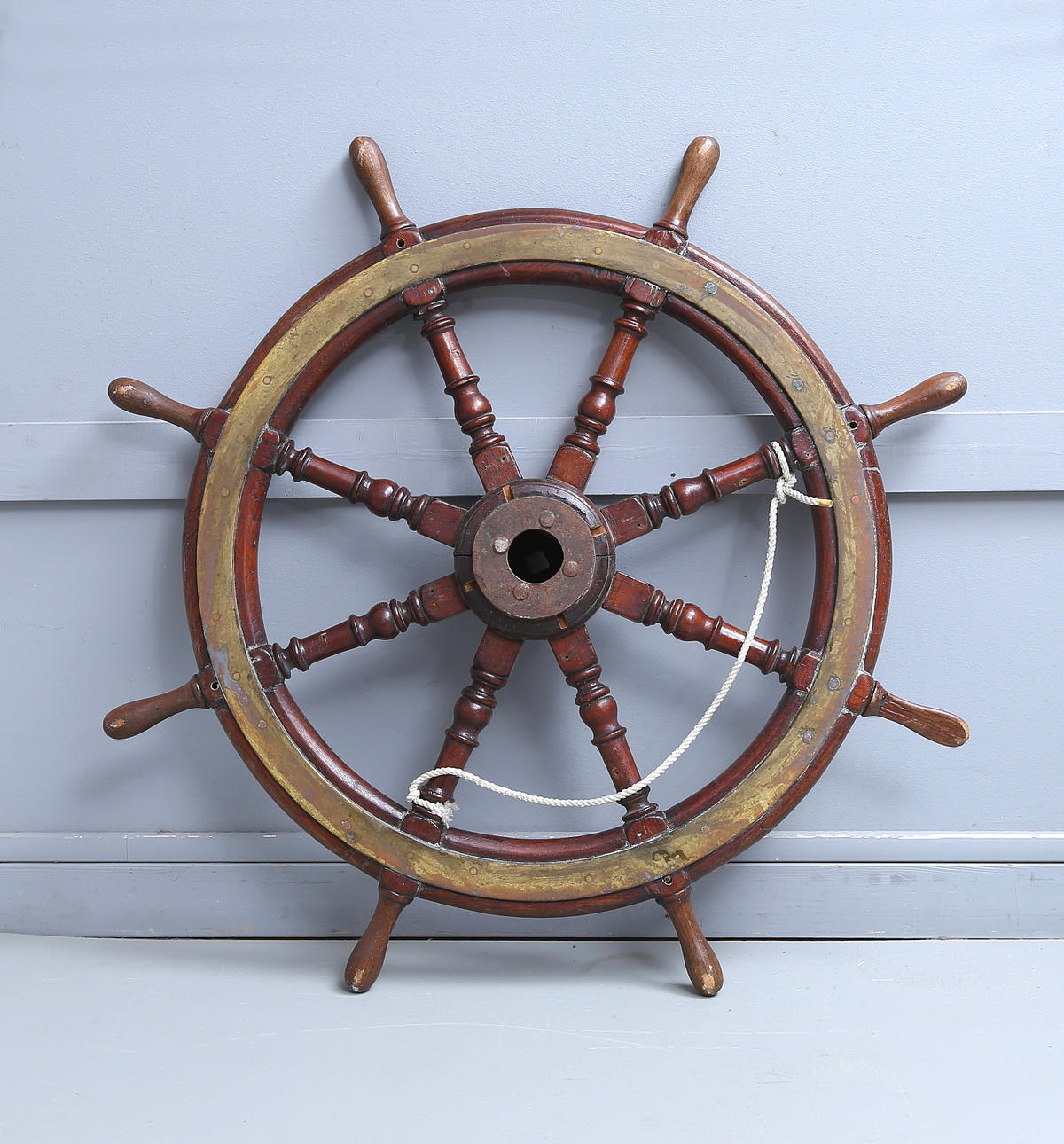 SKEPPSRATT, trä, 1900-talets början, diameter ca 107 cm.