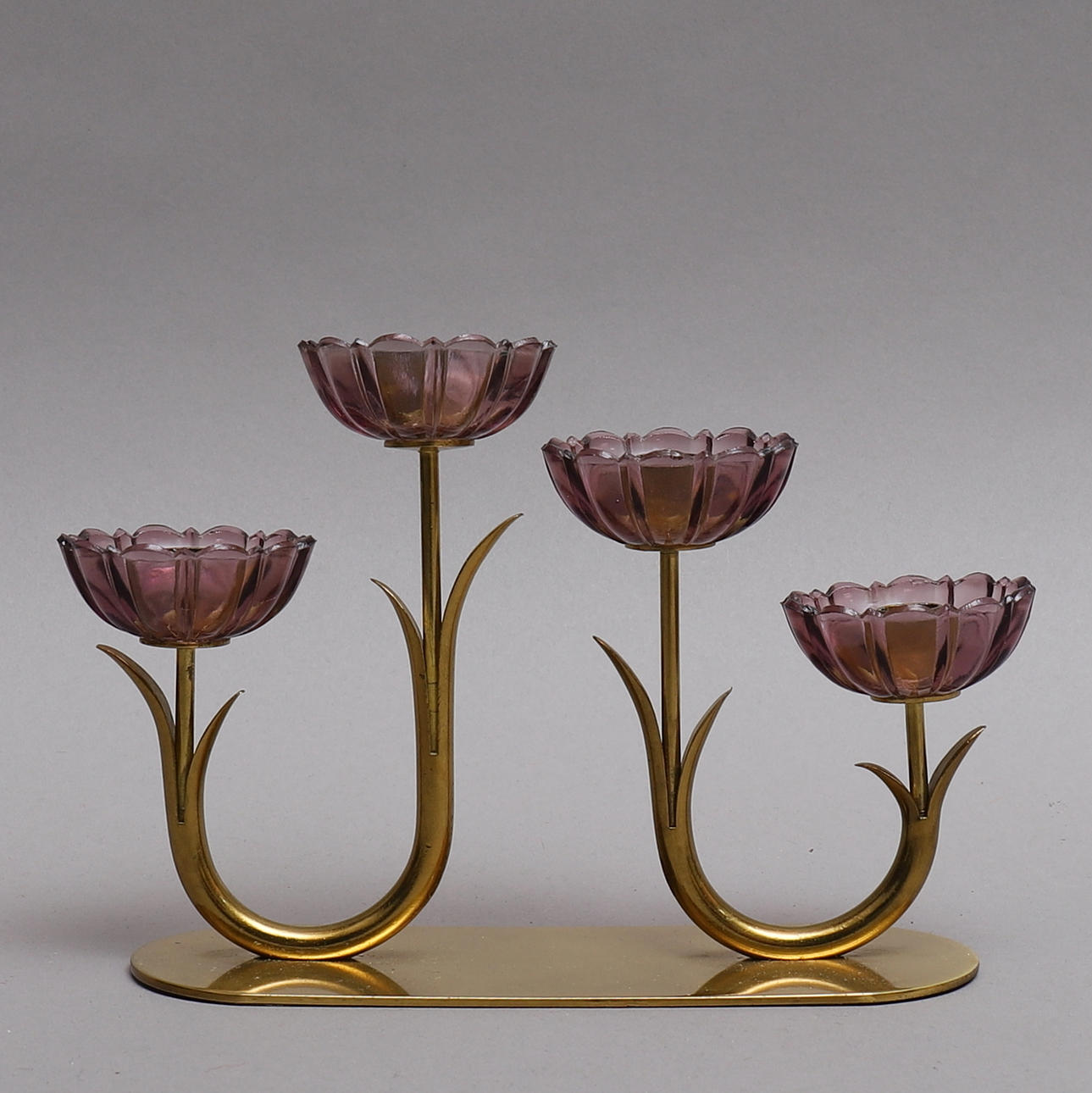 GUNNAR ANDER. ljusstake, fyra armar, mässing/glas.