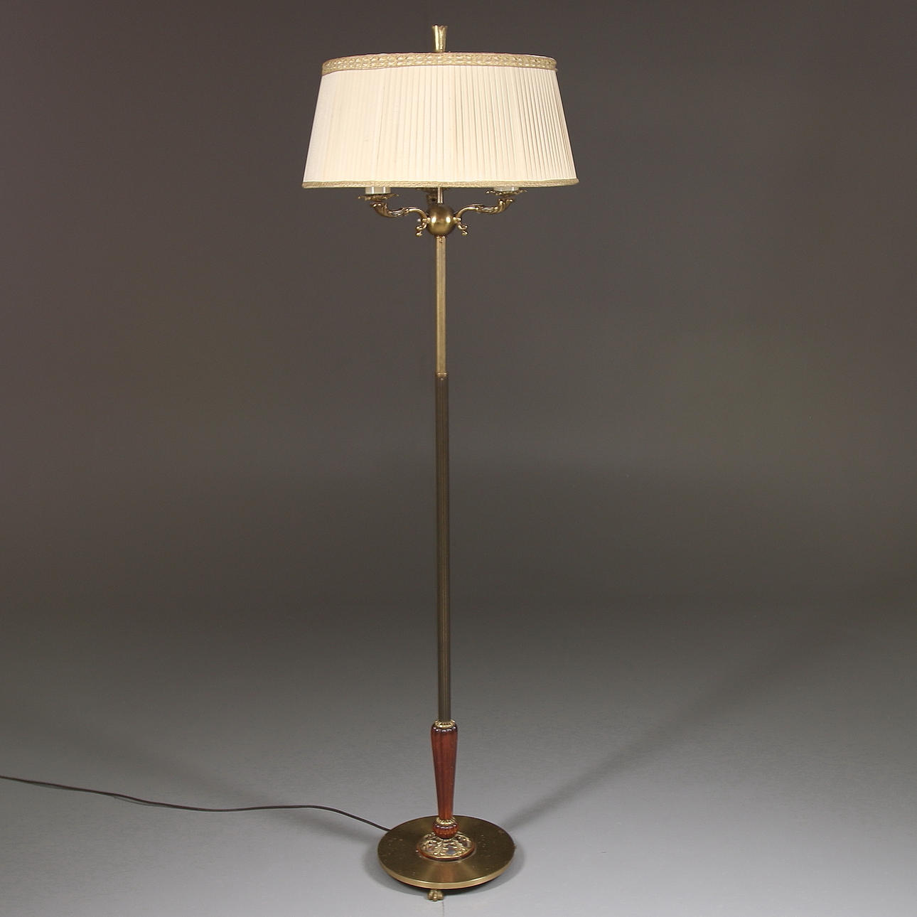 GOLVLAMPA, 1900-talets mitt.