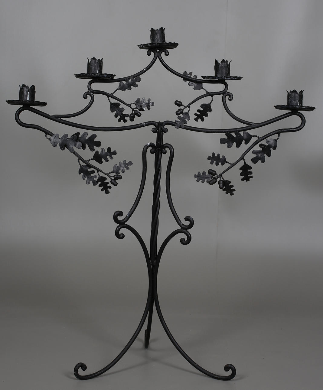 GOLVLJUSSTAKE i järn. Från Qvesarum Byggnadsvård.