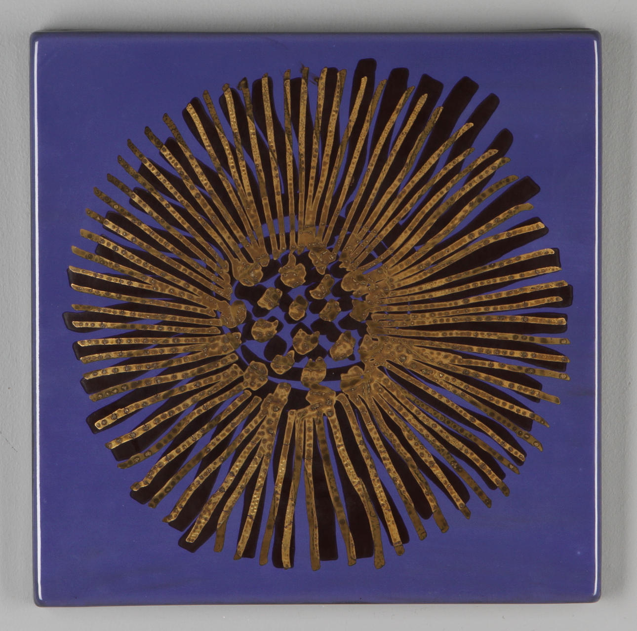 BENGT BERGLUND. Emaljgrafik, Gustavsberg, stämpelsignerad.