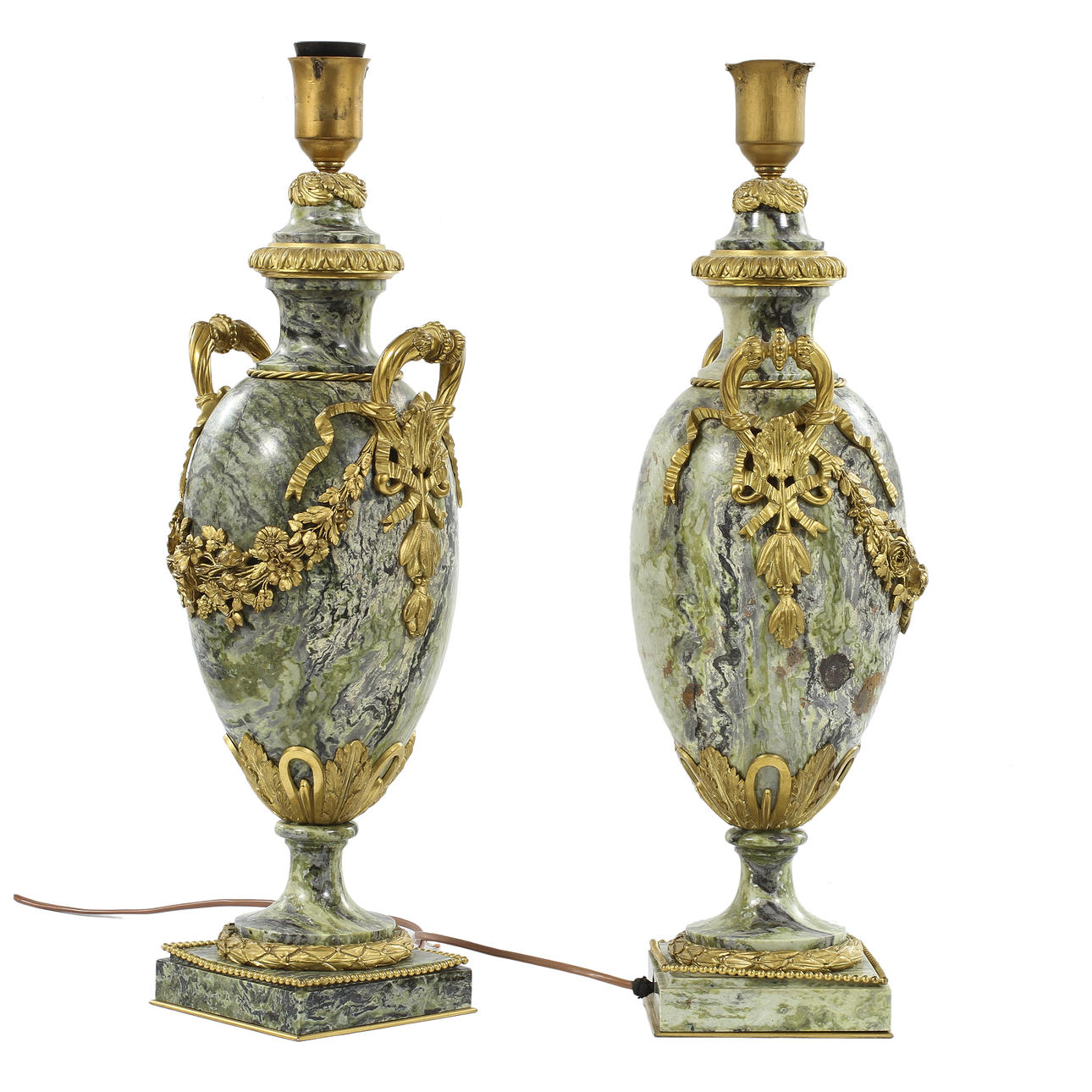 BORDSLAMPOR, ett par, empirestil, 1900-tal.