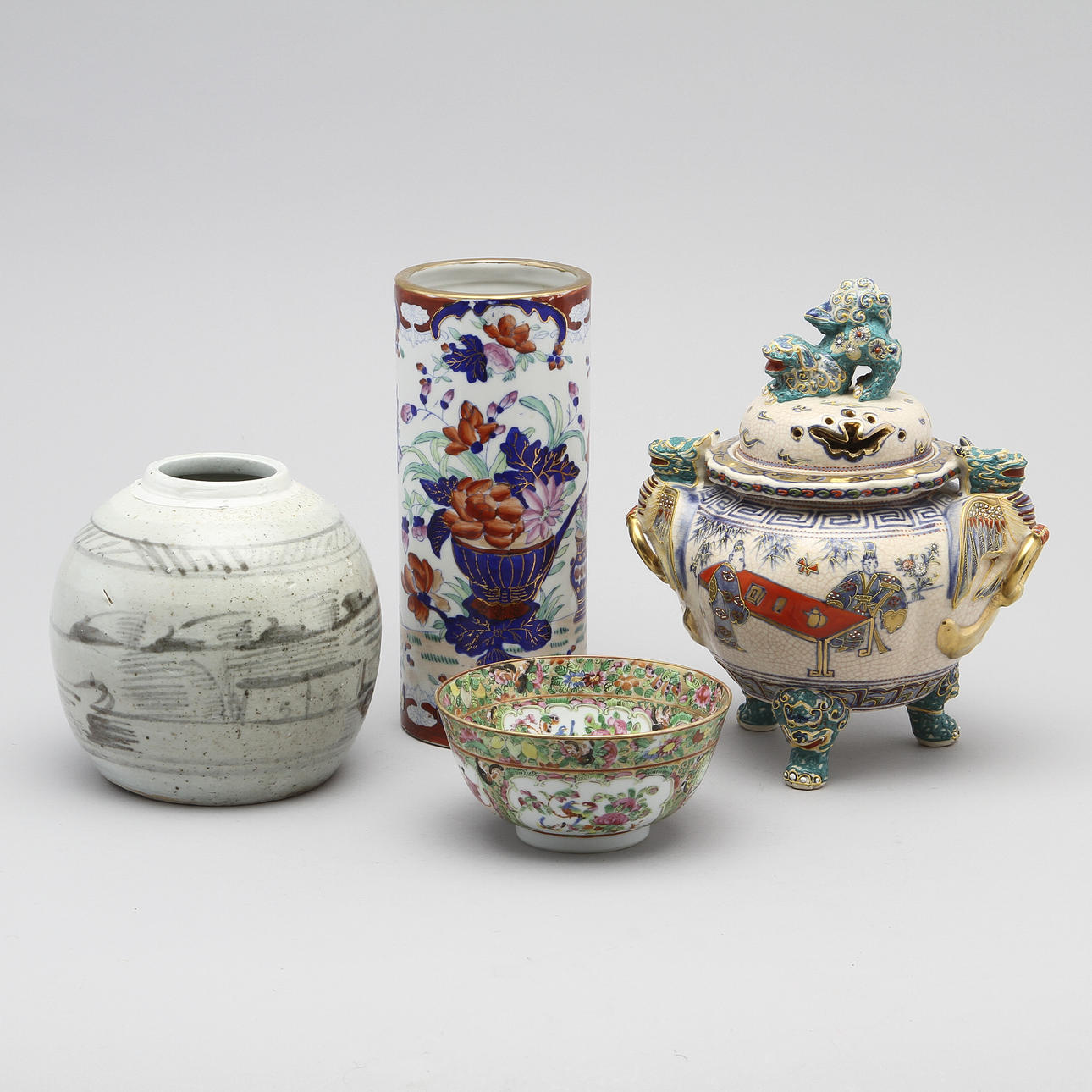 PARTI PORSLIN, 4 delar, Kina och Japan, 1800/1900-tal.