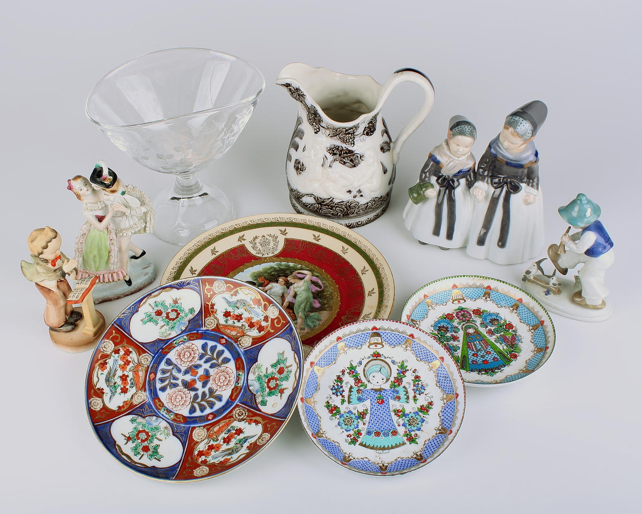 KERAMIKFÖREMÅL, 9 st + GLASPOKAL.