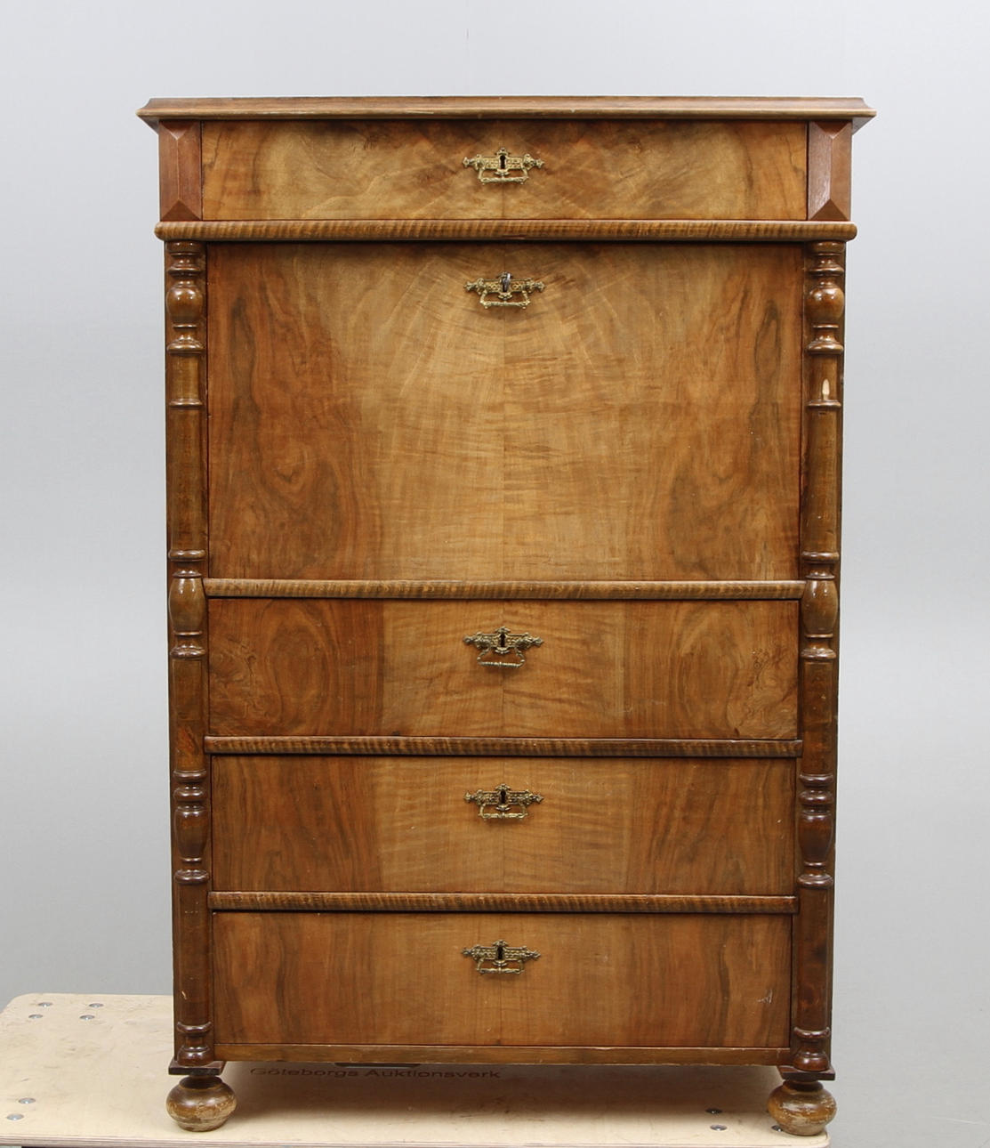 CHIFFONJÉ, nyrenässans, 1800-tal.