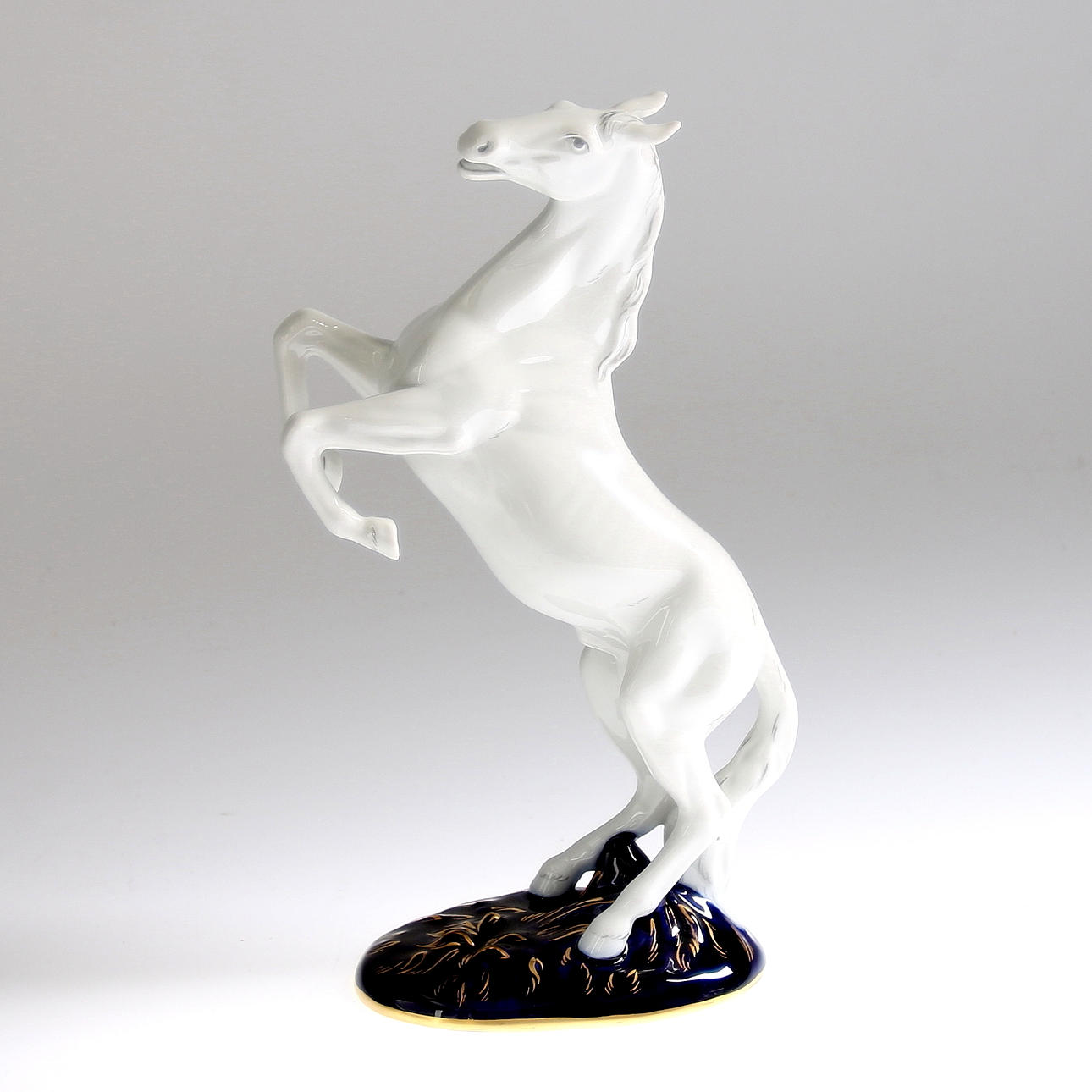 FIGURIN, Porslin, Royal Dux, 1900-tal.