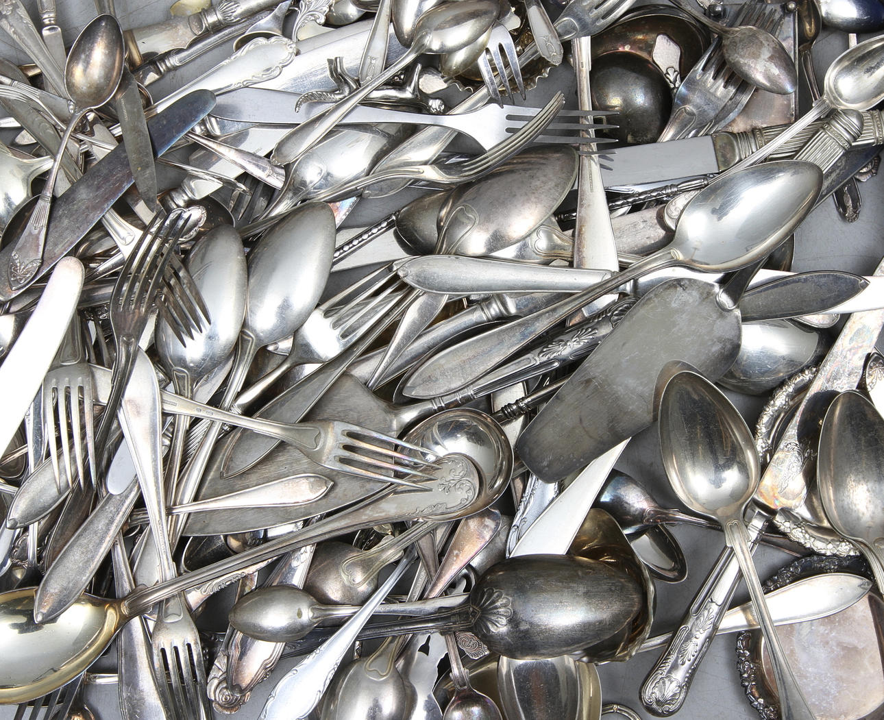 METALLFÖREMÅL, mestadels nysilver, 1900-tal.