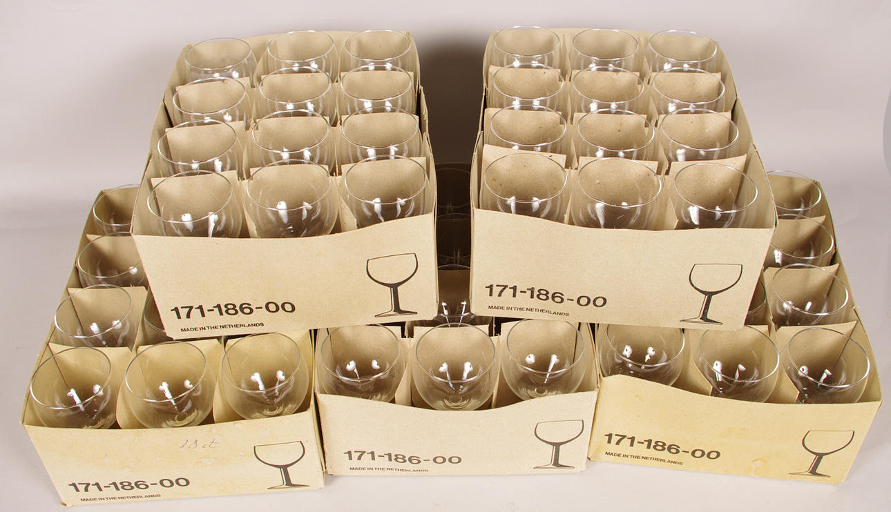 VINGLAS, 60 stycken, i kartonger.