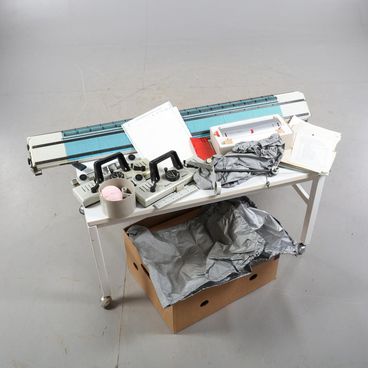 KNITTING MACHINE, "Regina Royal", 1900s.