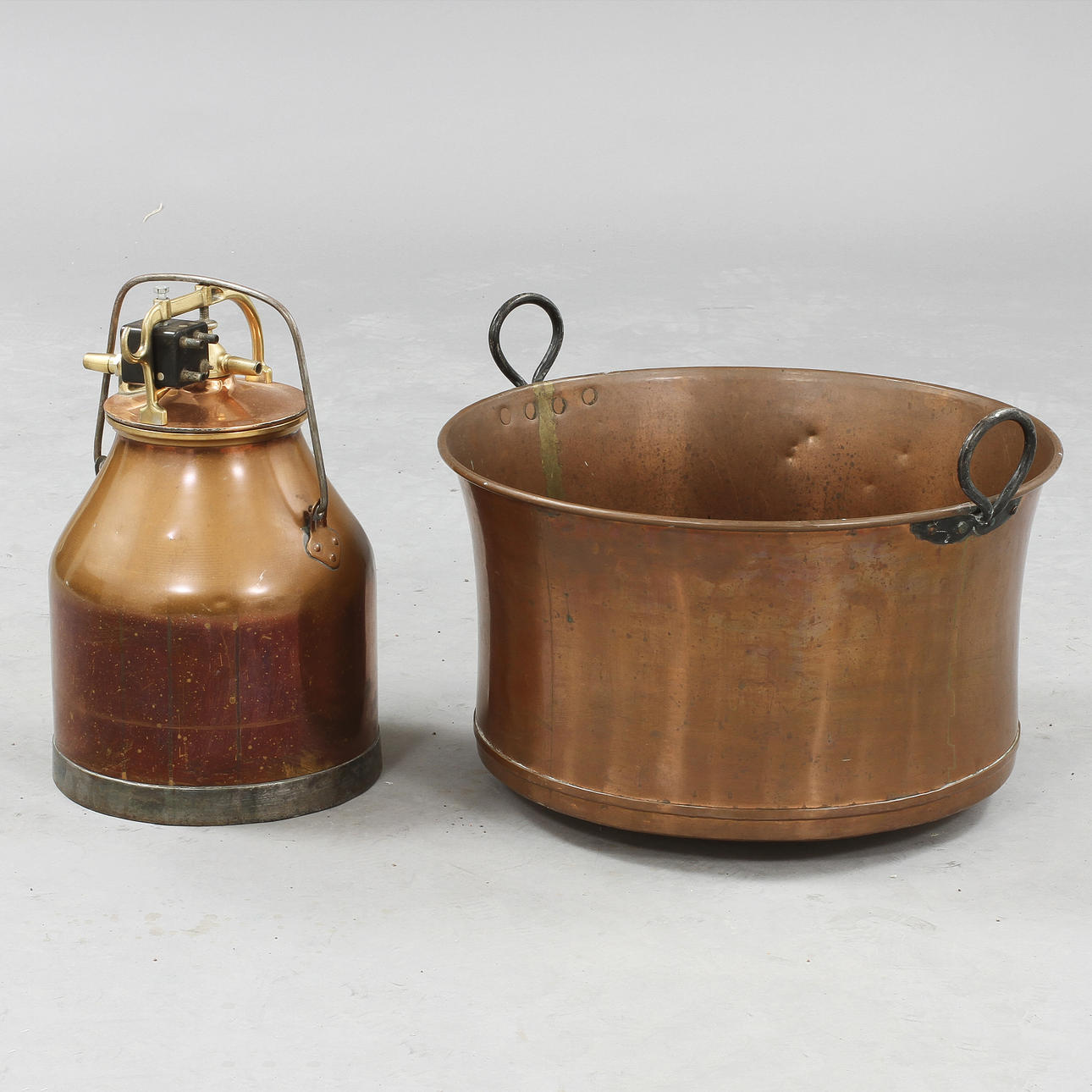 KOPPARFÖREMÅL, 2 st, 1800/1900-tal.