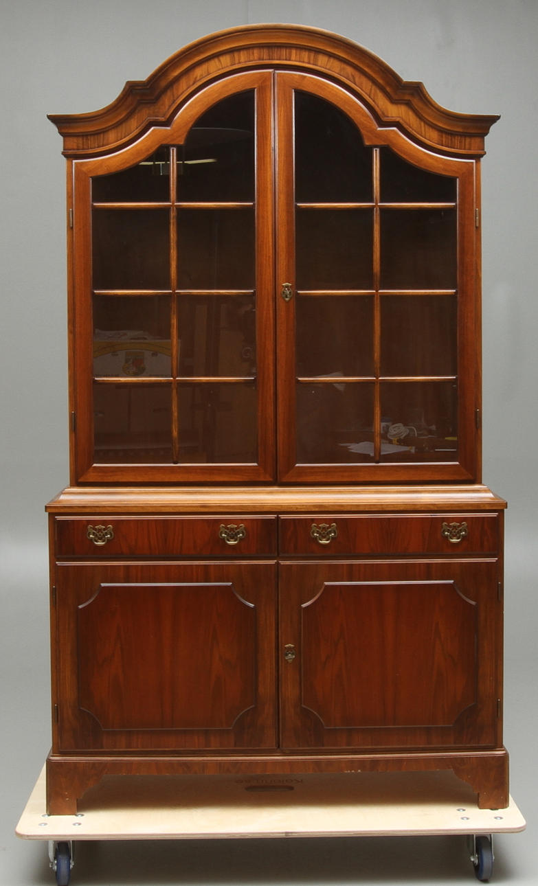 VITRINSKÅP, rokokostil, England, 1900-tal.