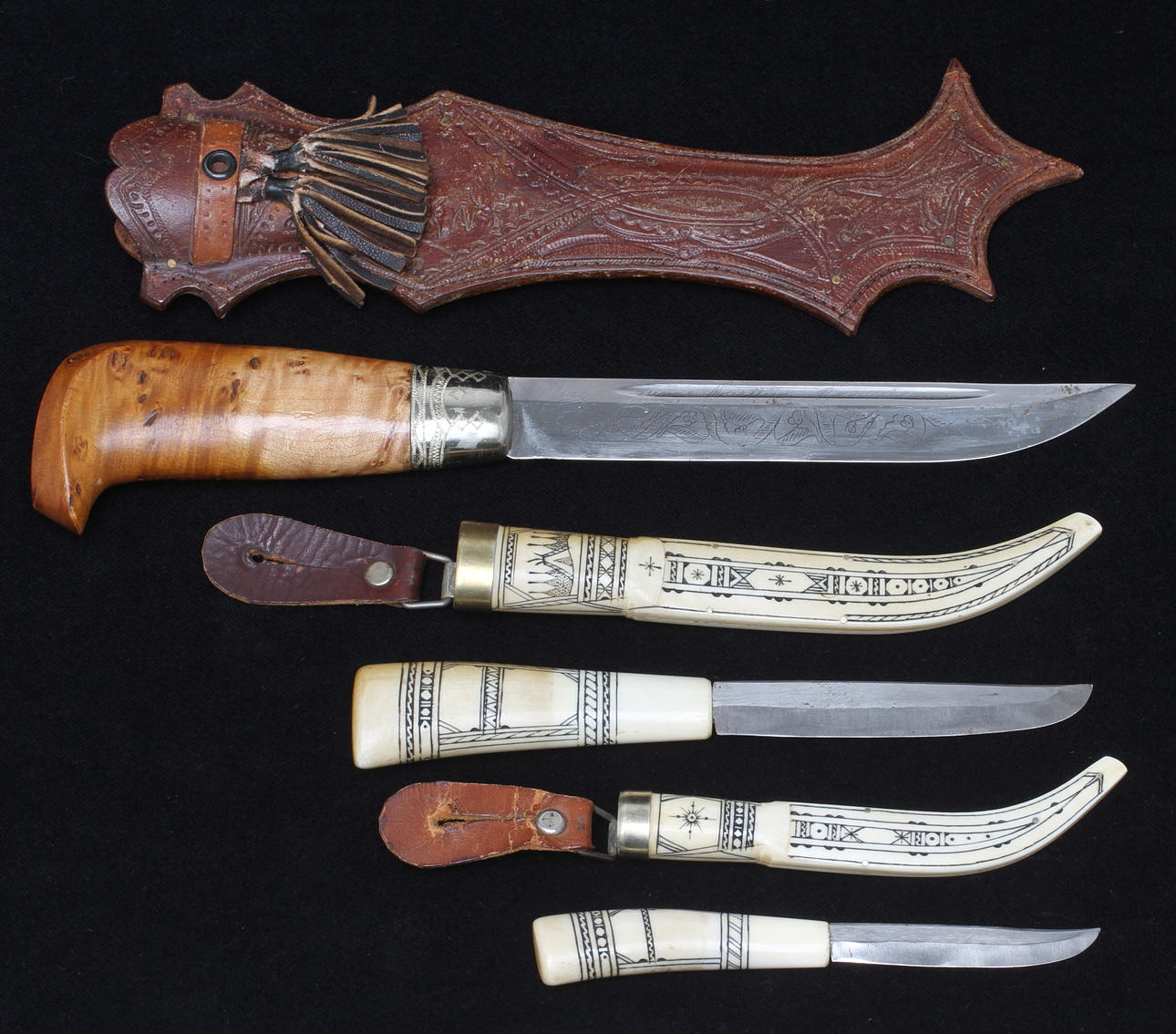 KNIV, Marttiini, Rovaniemi, KNIVAR, 2 st, samerarbeten, Karl Arkadius Berglund.