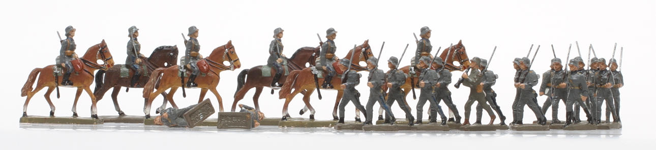 LINEOL 4 cm, svenska soldater. 6 ryttare och 19 till fots.