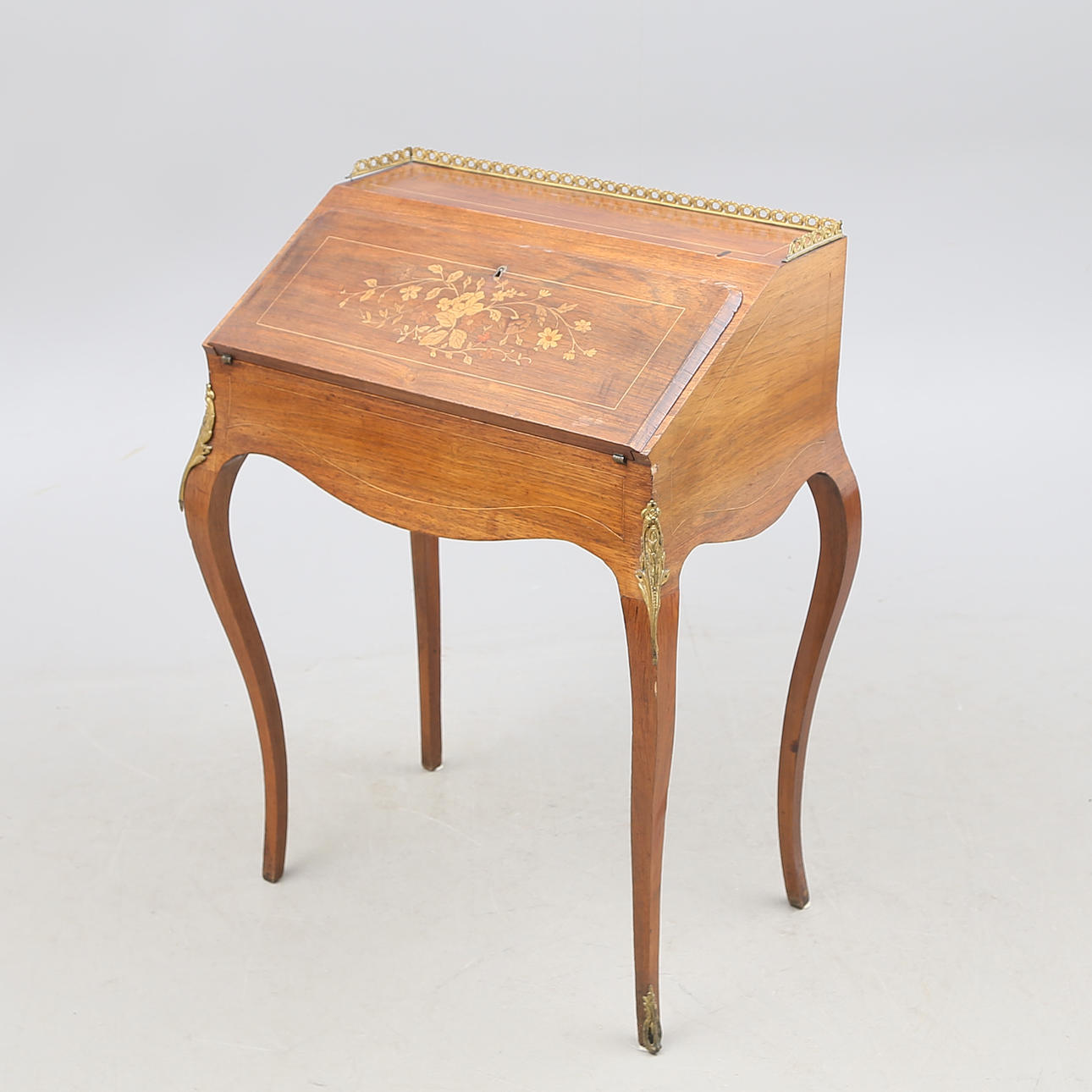 KVINDER CHIFFONJÉ, sandsynligvis Frankrig, 1900-tallet.