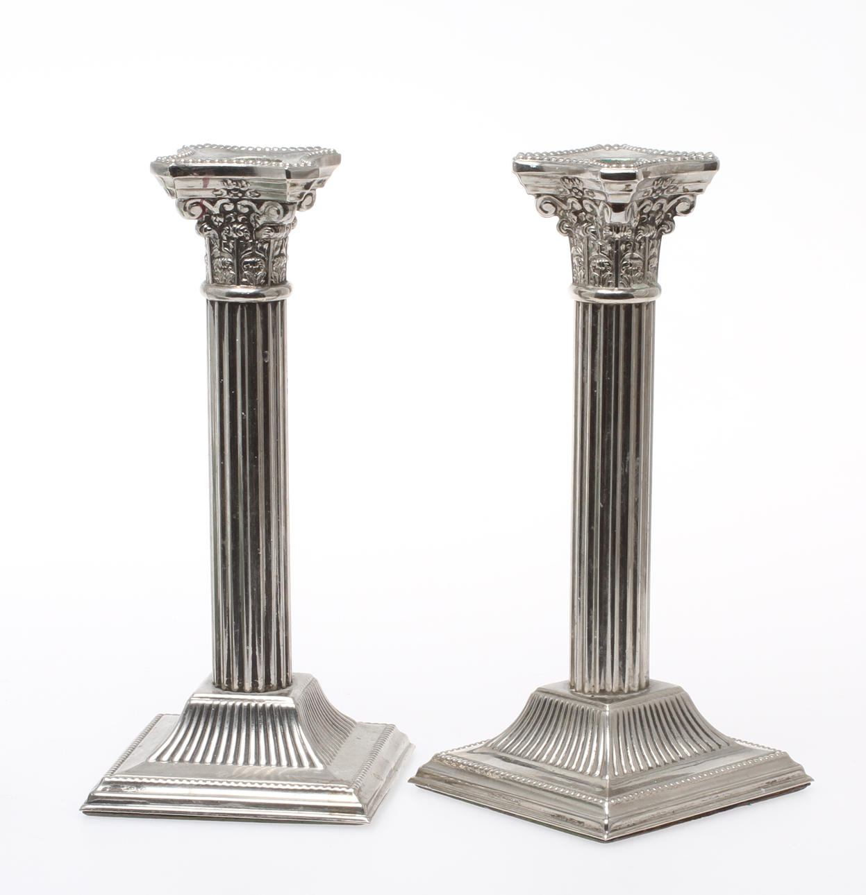 LJUSSTAKAR, 1 par, vitmetall, 1900-tal.