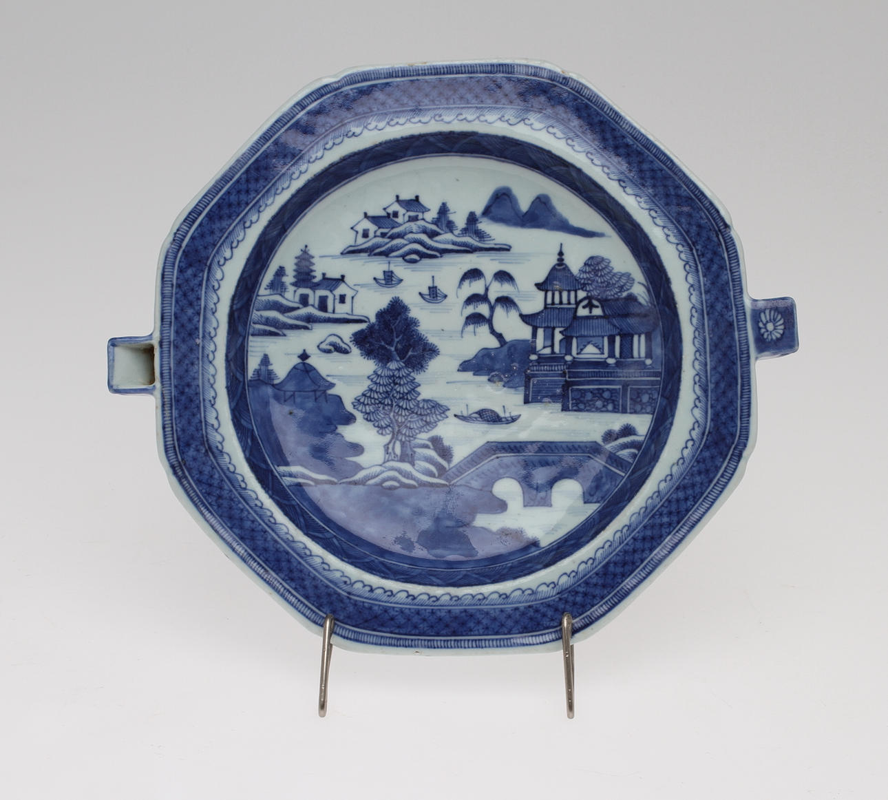 VÄRMEFAT, porslin, Kina, 1700/1800-tal.