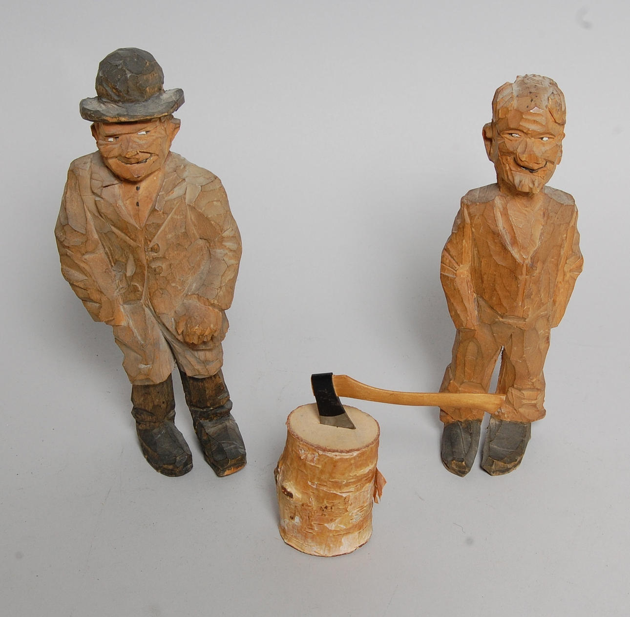 SKULPTURER, träsnidade, 3 delar, signerade Dal-Edvin Västanfors.