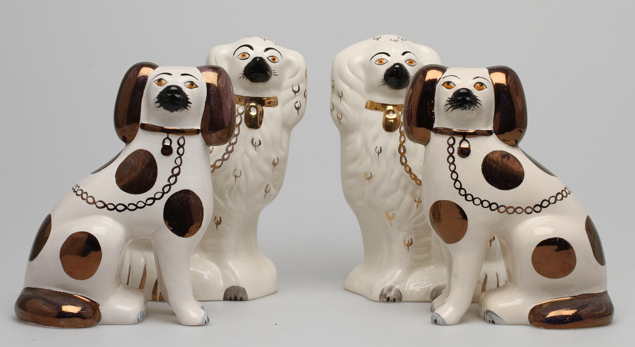 FIGURINER, två par, keramik, varav ett par märkta Beswick, England.