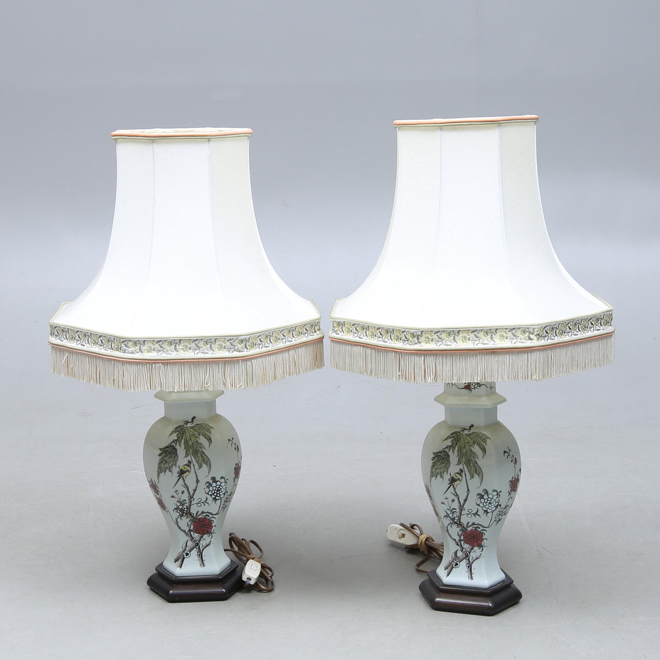 TABLE LAMPS, 1 pair, porcelain, LD de Limoges, 1900s.