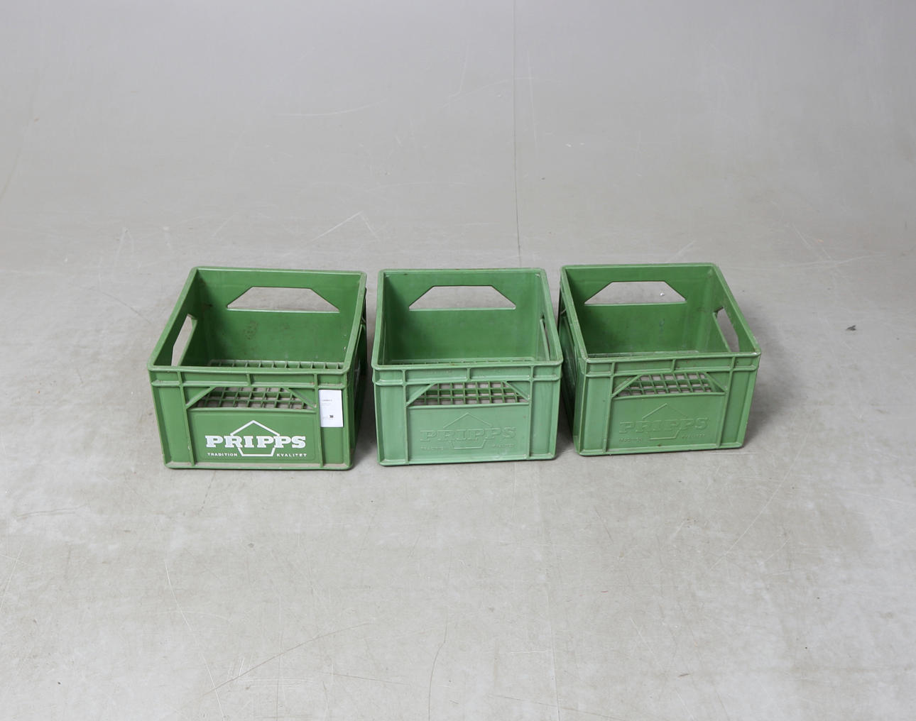 BACKAR, 3 st, plast, Pripps. Övrigt - Övrigt - Auctionet