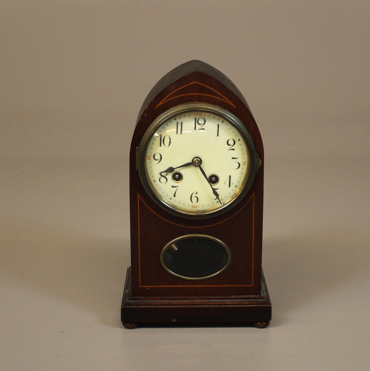 TISCHUHR, Holz.