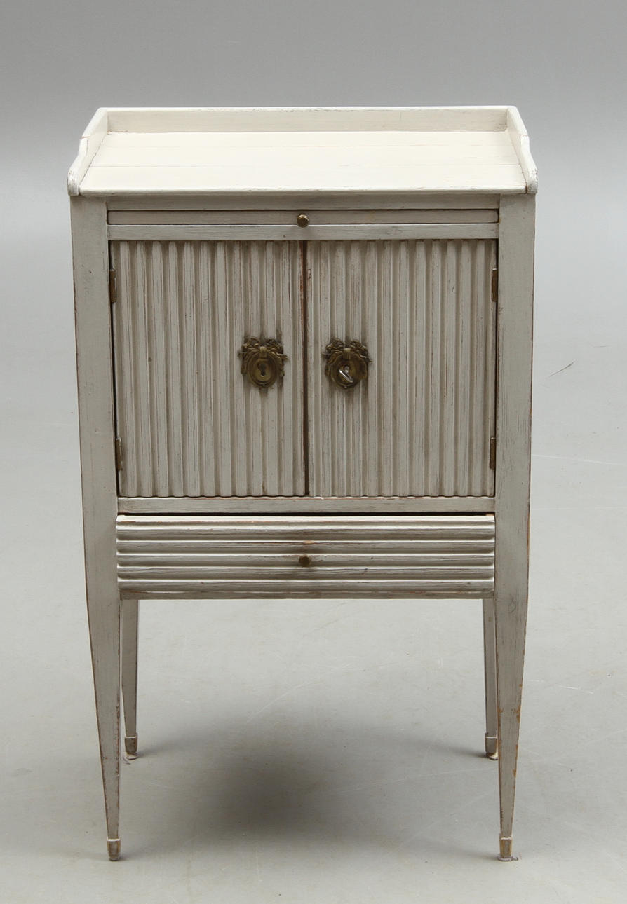 POTTSKÅP, sengustavianskt, 17/1800-tal.