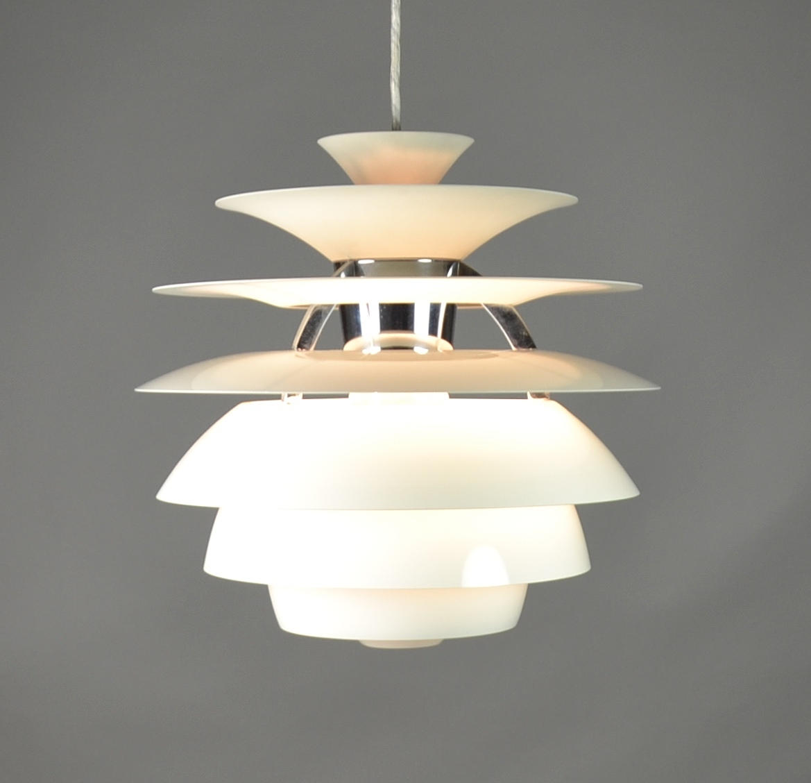 POUL HENNINGSEN. PH SNOWBALL LEUCHTE.