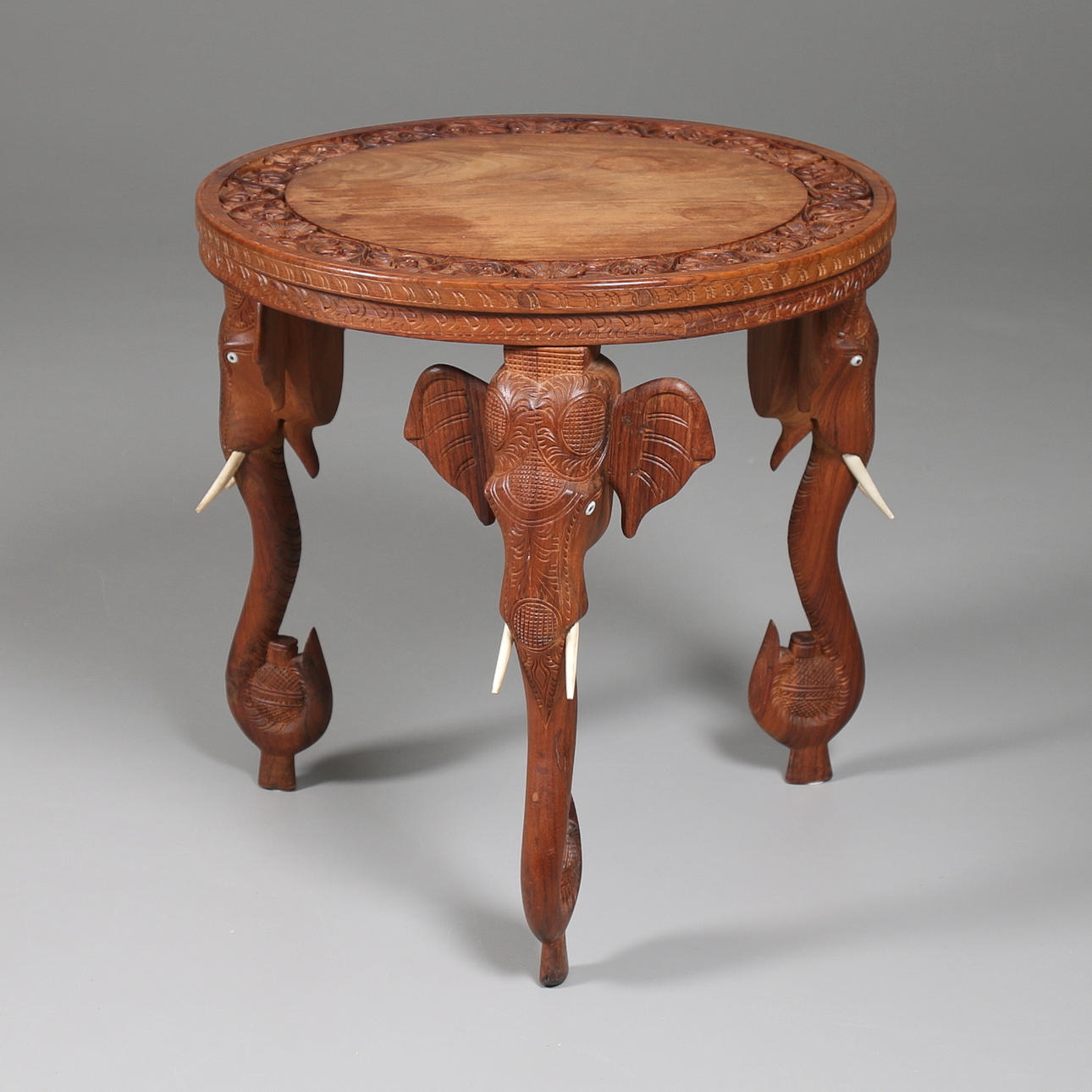 ELEFANTBORD, Anglo-indisk, 1900-talets mitt.