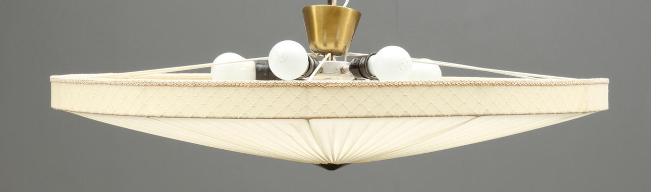 TAKPLAFOND, tygskärm, 1900-talets andra hälft.