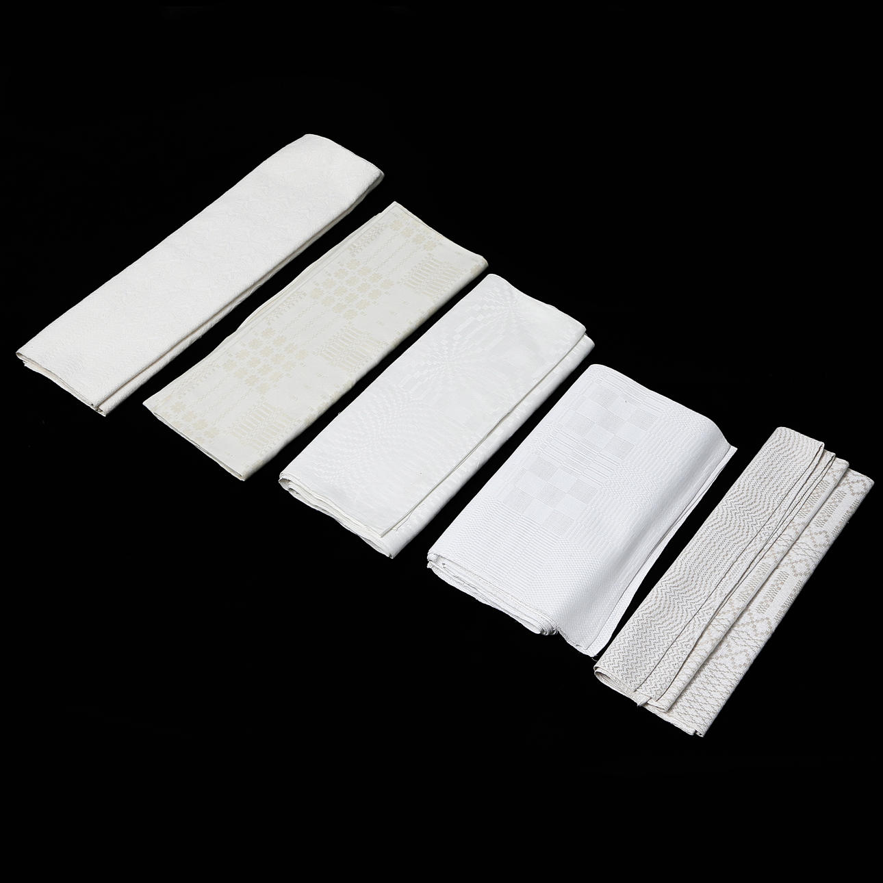 TEXTILIER 5 delar, 1900-tal.