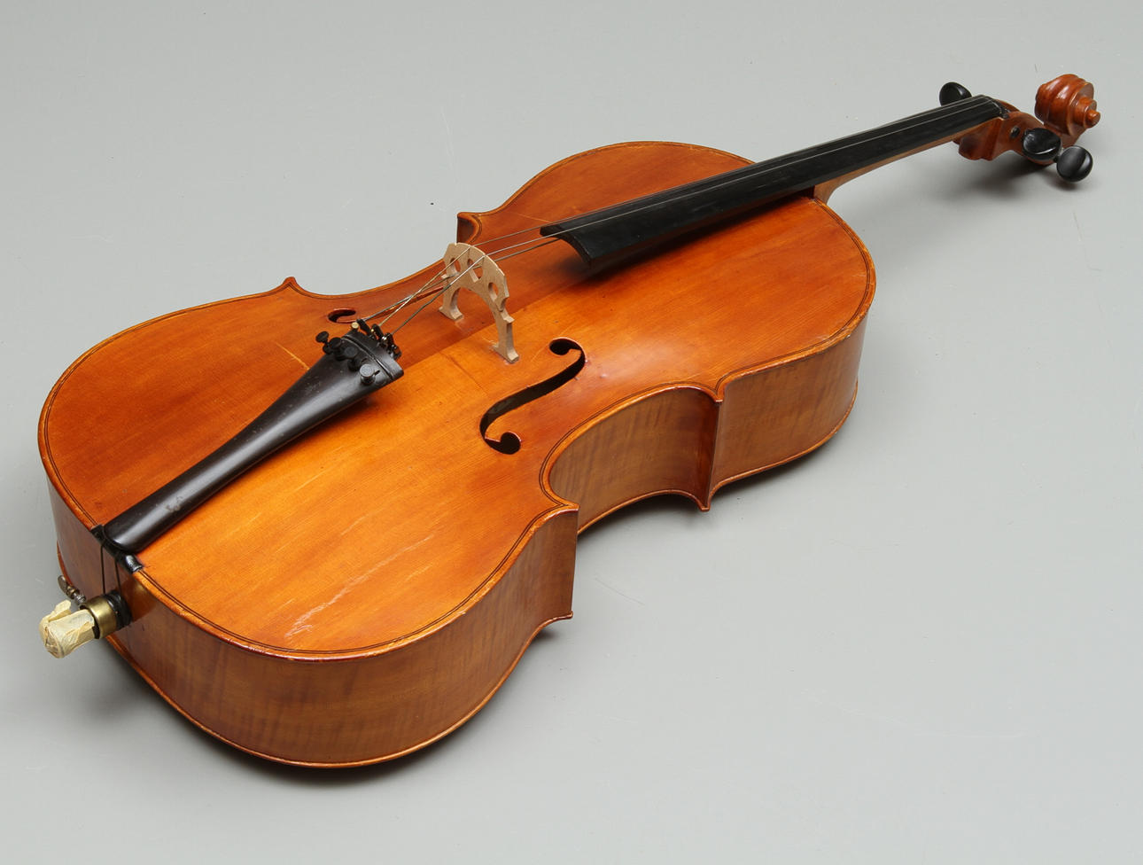 CELLO, 1900-tal.