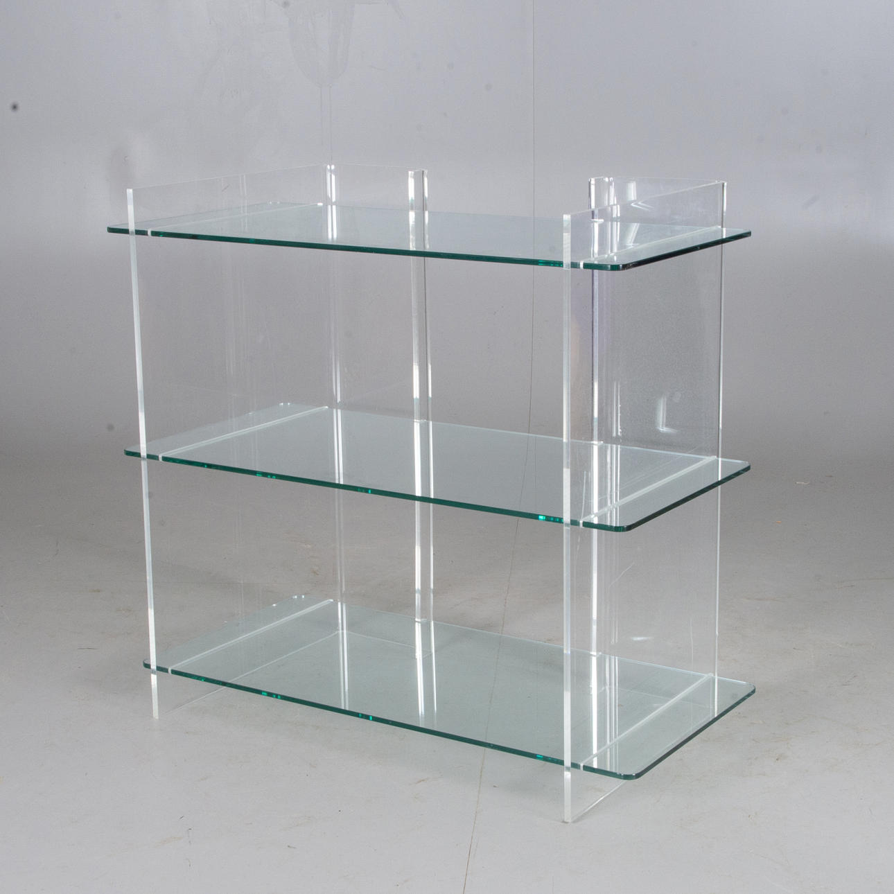 REGAL, Glas, Plexiglas, italienisches Design.