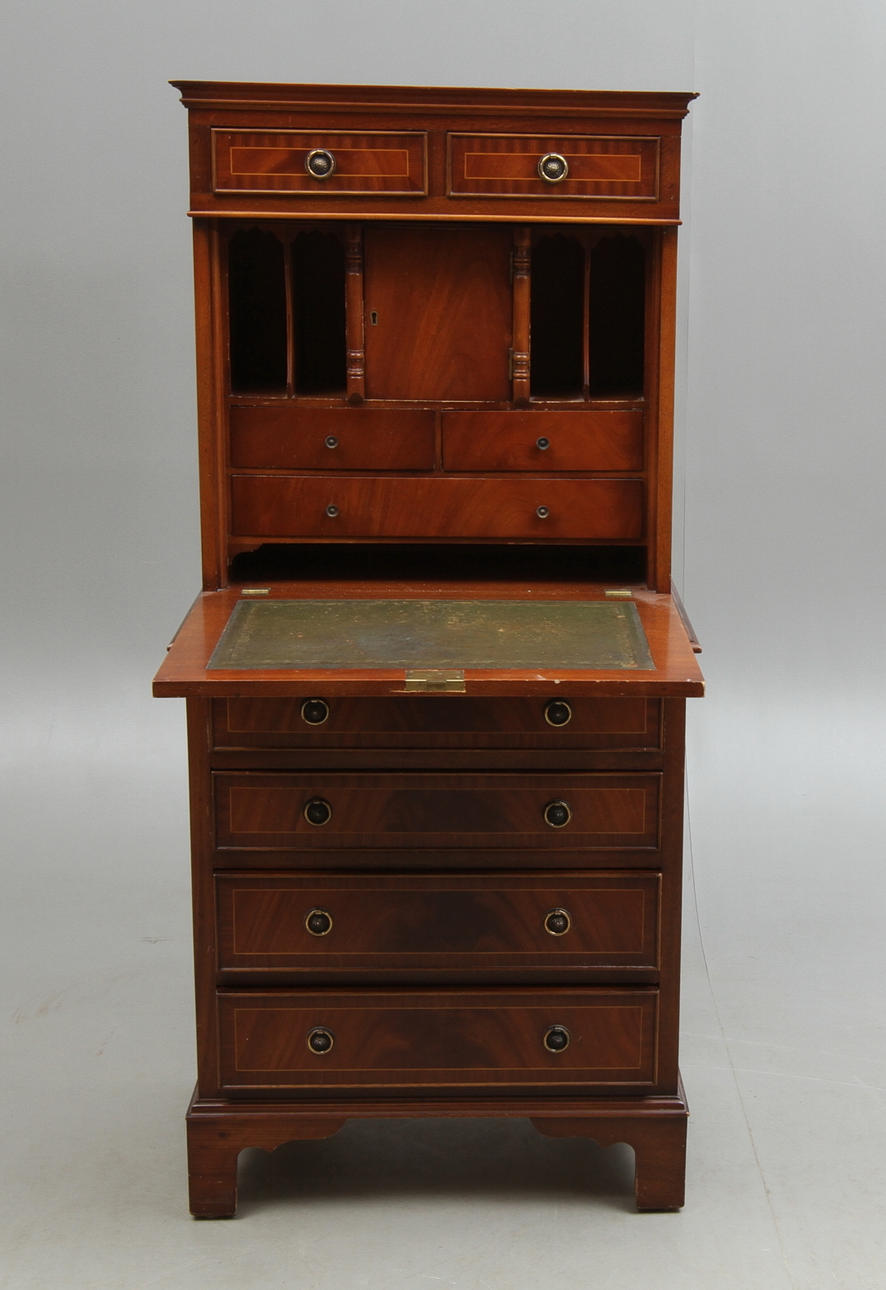 SKRIVBYRÅ, engelsk stil, 1900-tal.