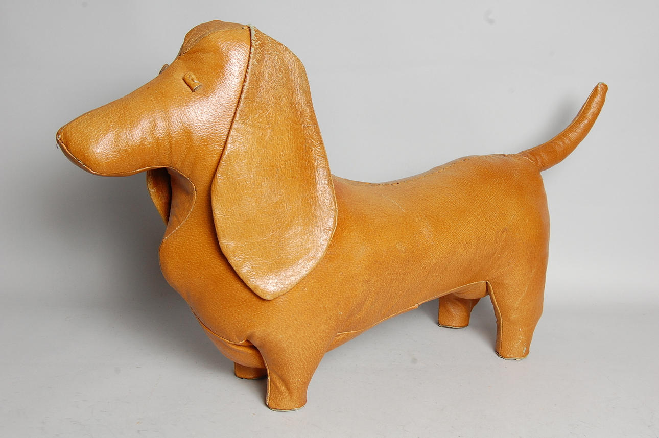 FOTPALL, läder, Svenskt Tenn/ Dimitri Omersa & Co 1900-talets andra hälft.