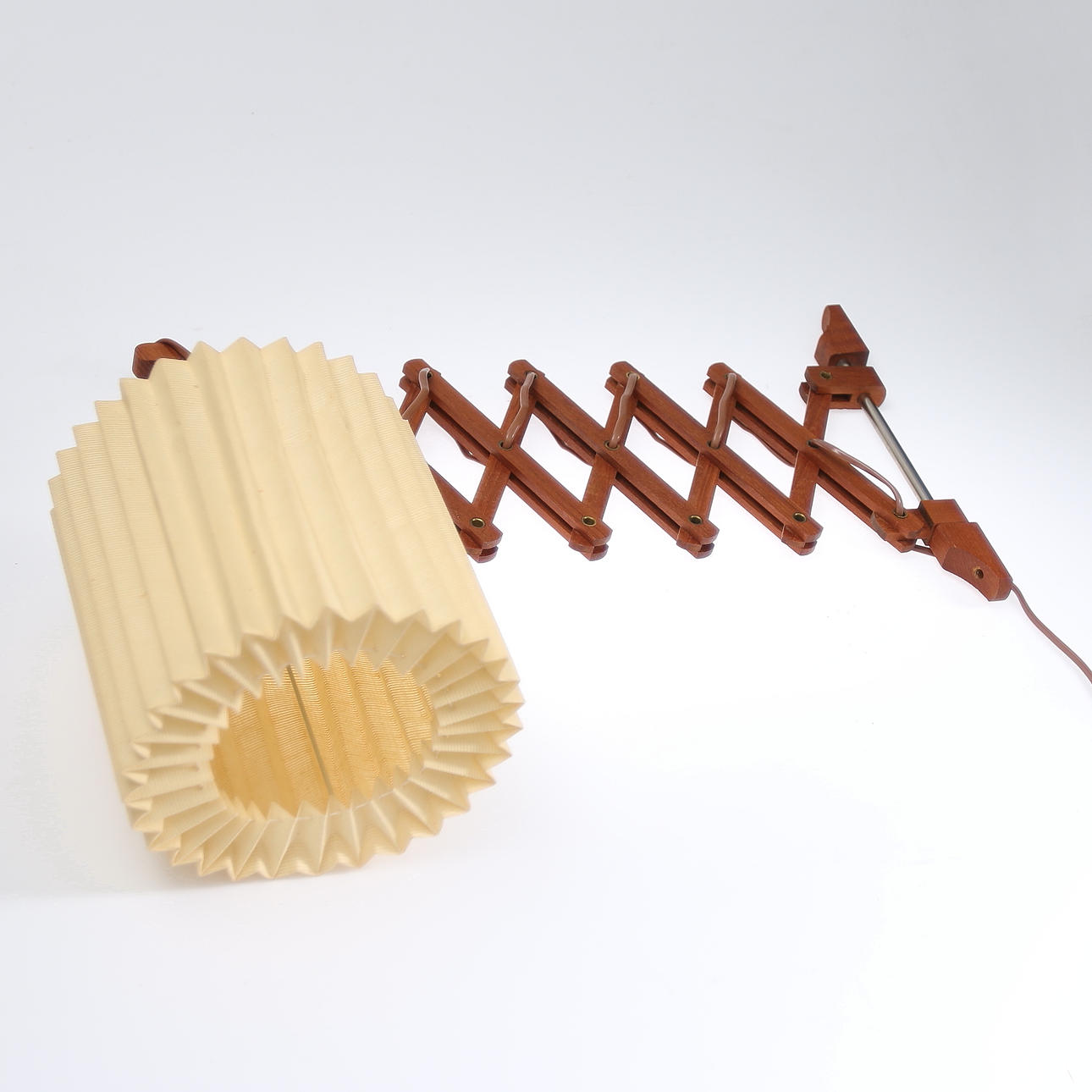 VÄGGLAMPA, Teak, Saxarm, 1950/60-tal.