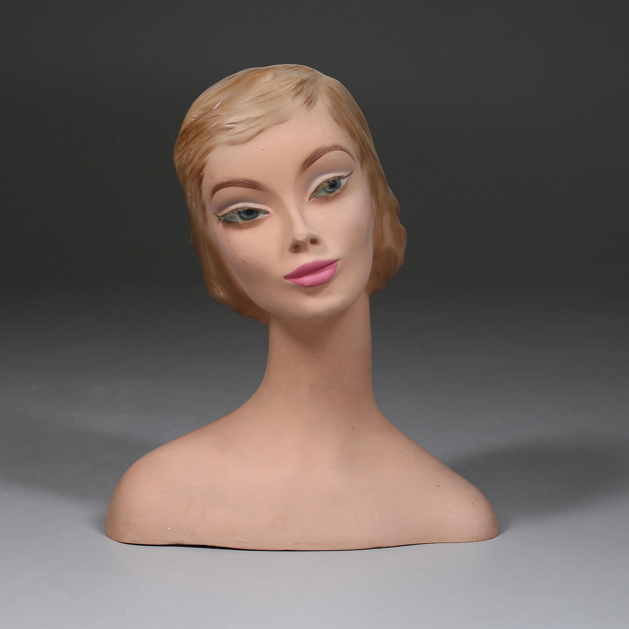 SKYLTDOCKA, Hindsgaul, Copenhagen, 1900-talets mitt.