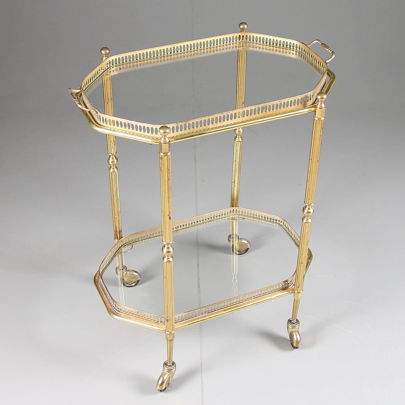 SERVERINGSVAGN, mässing och glas. 1900-talets andra hälft.