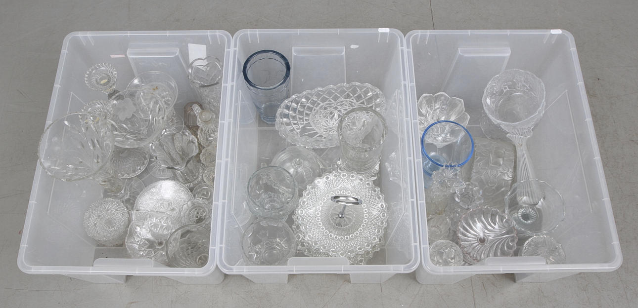 GLASFÖREMÅL, 1800-1900-tal.