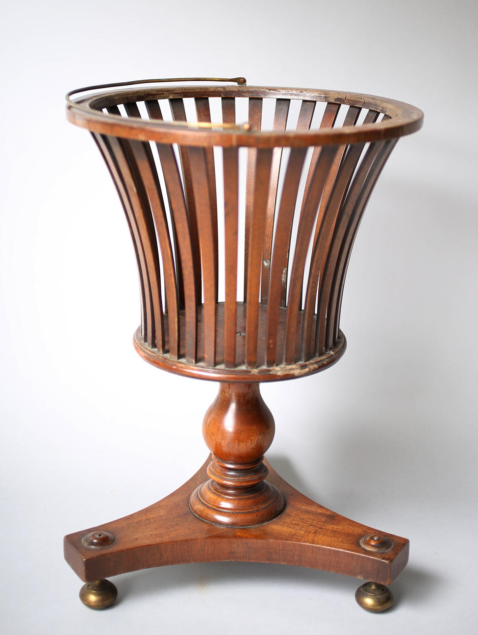 KOLONIALA BLOMMA KORG.