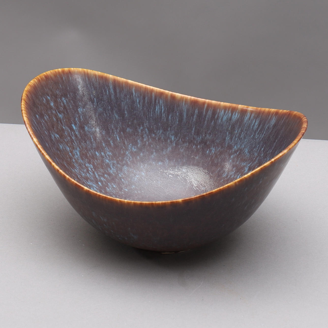 GUNNAR NYLUND. bowl, harpsichord glaze, ceramics, Rörstrand.