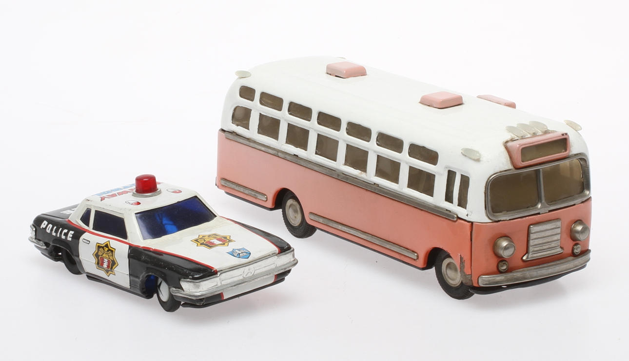 LEKSAKSBILAR, 2 st, plåt, Japan.