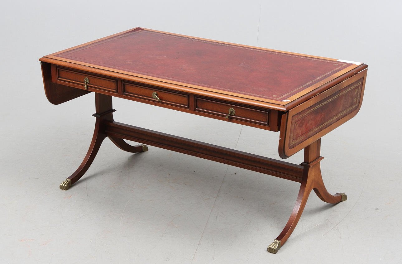 SOFFBORD, England, 1900-talets andra hälft.