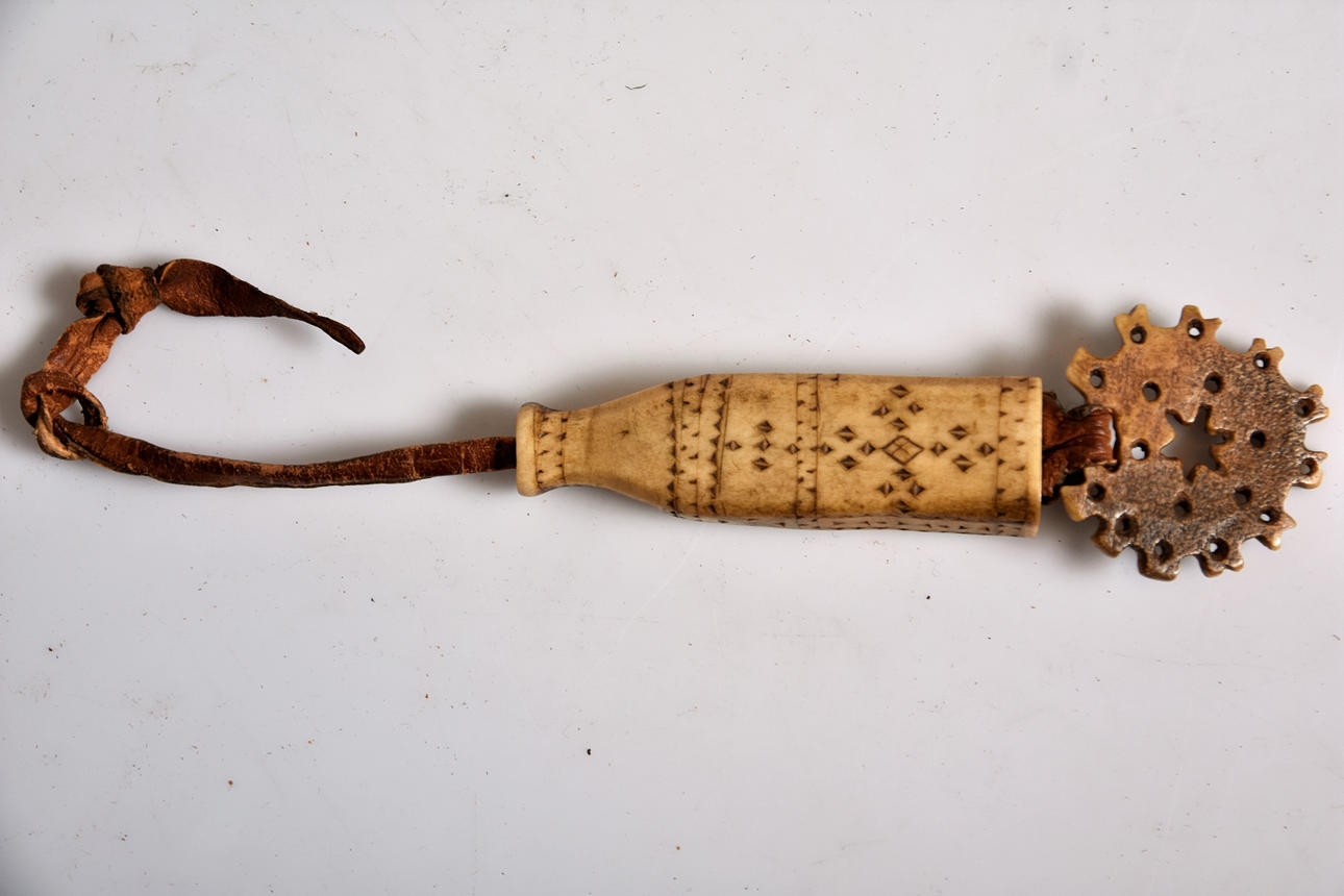 NÅLHUS saamelaistyötä 18-1900-luvulla.