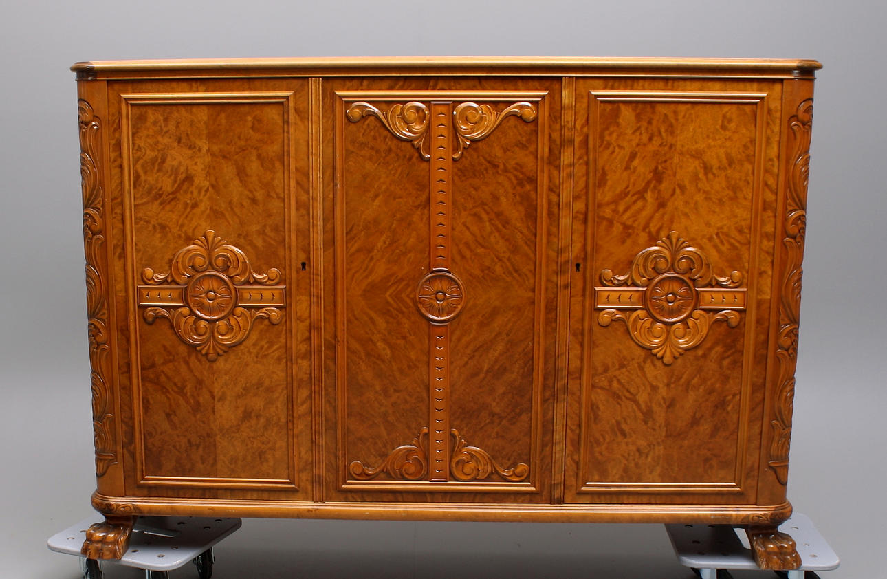 SKÅP Chippendale-stil, 1940-tal.