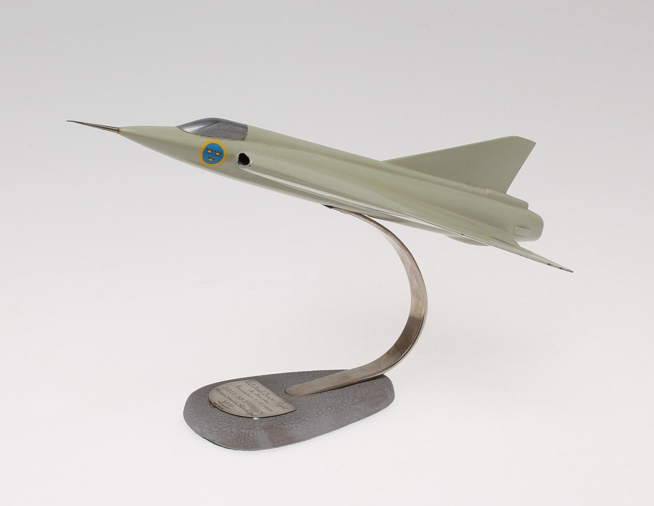 FLYGMODELL SAAB 35 DRAKEN, metall, plakett i silver.